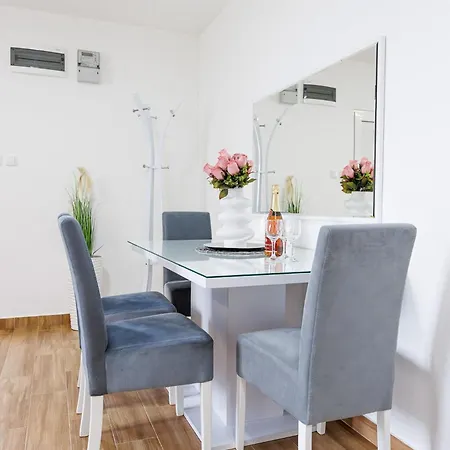 Apartment Suncica *